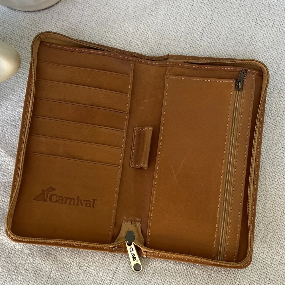 Classic Tan Leather Men's Wallet